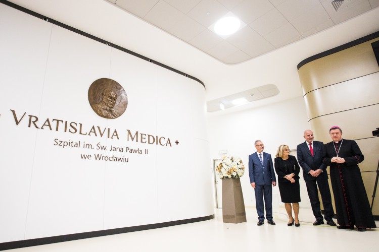 Nowy wrocławski szpital otwarty. W listopadzie przyjmie pierwszych pacjentów [ZDJĘCIA WNĘTRZ], Magda Pasiewicz
